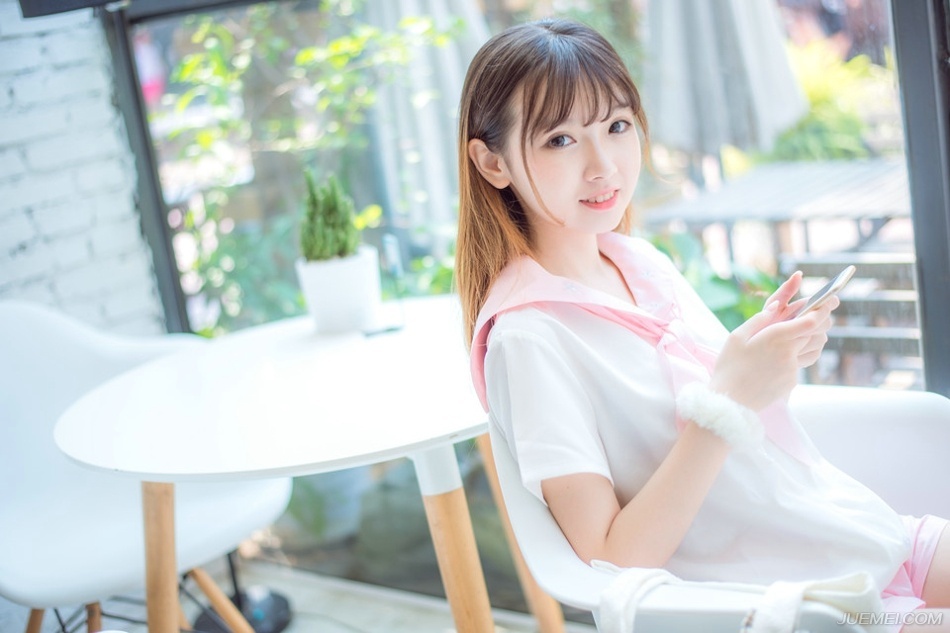 “此人与我等并非一条心，留之无用，甚至日后还会坏事。”法正摇了摇头，淡漠道。